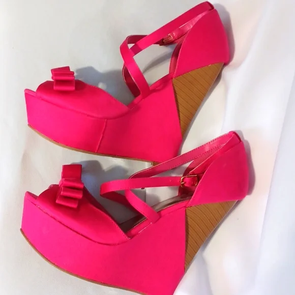 Pink wedge top sandals size 8